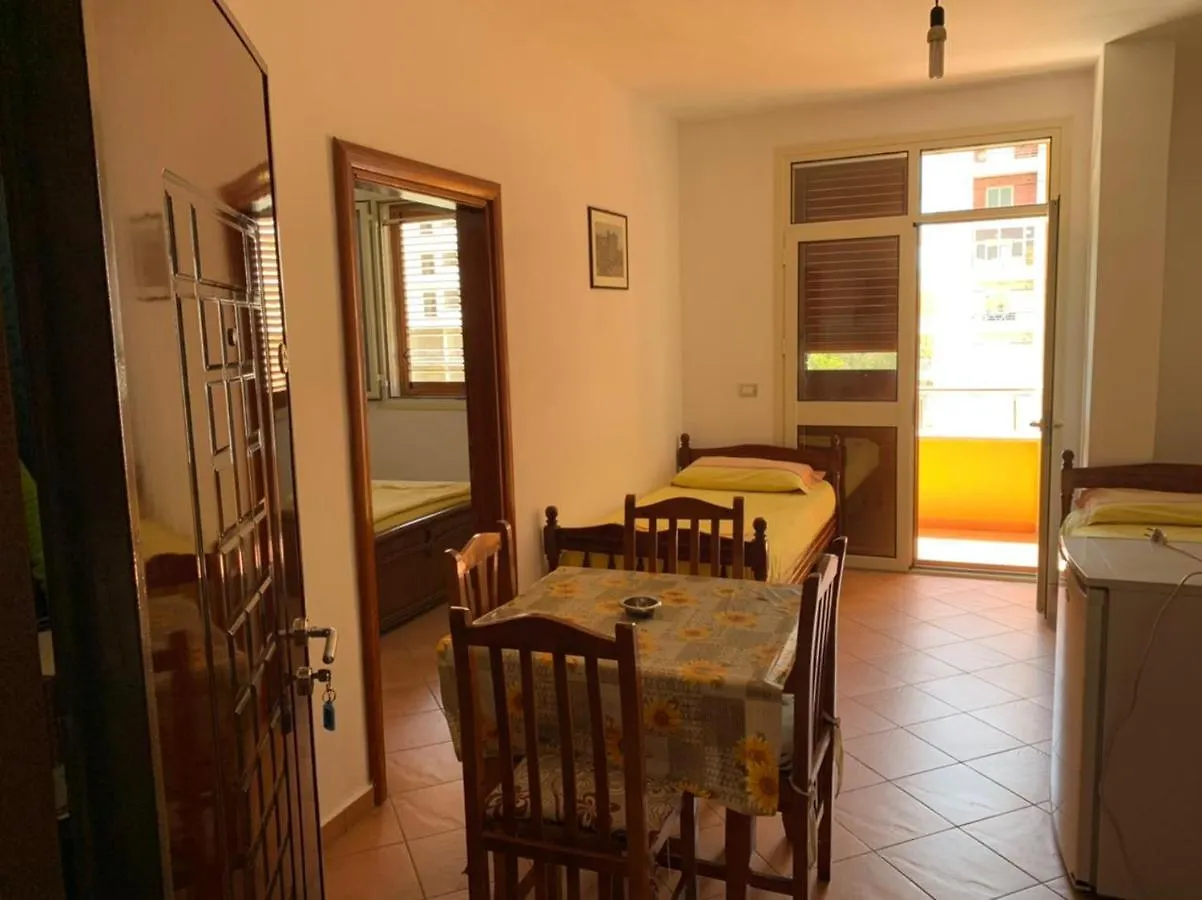 Apartments Vila Cala Durrës 阿尔巴尼亚